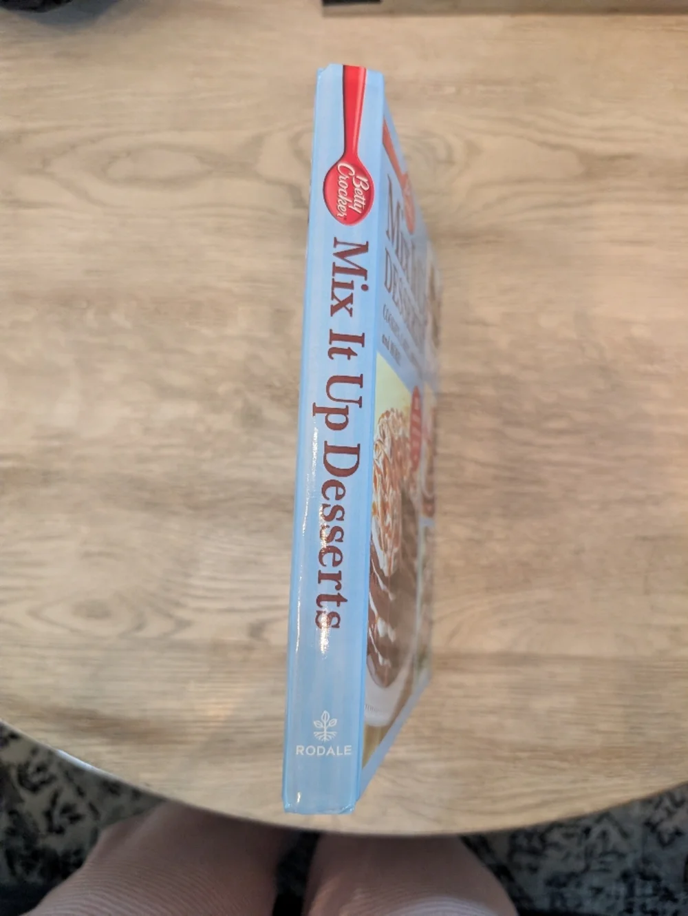 Betty‎ Crocker Mix It Up Desserts Cookbook - Hardcover